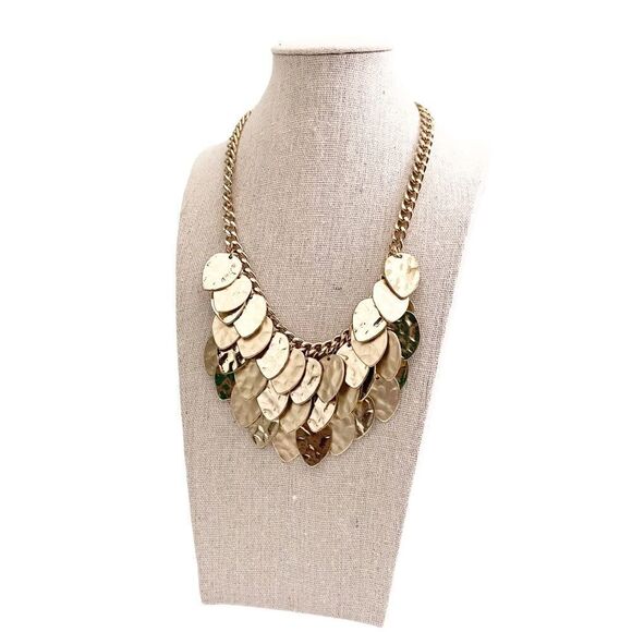 Layered Texture Leaves Shape Chunky Metal Necklace in Vintage Gold Tone - Picture 1 of 5